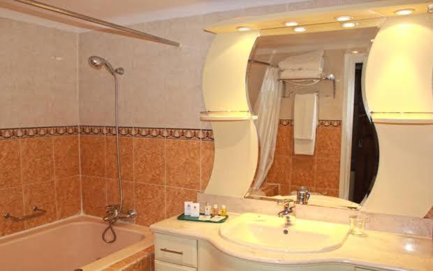 Hotel El Djazair El Mouradia 외부 사진